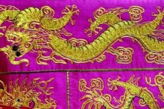 乾隆御赐“金龙紫金袈裟”重回南京，南京云锦再成关注