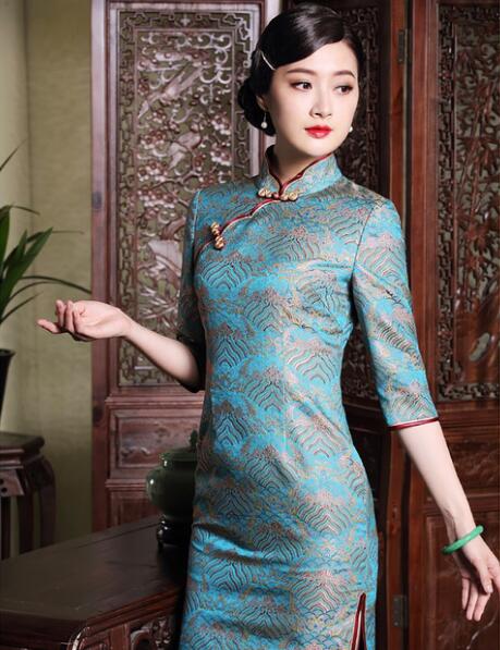 在哪里能见到正宗的云锦旗袍